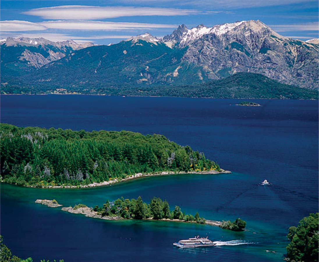 The largest lake in the world. Остров Ванкувер Виктория. Озеро Виктория Канада. Британская Колумбия остров Ванкувер. Остров Виктория Северная Америка.